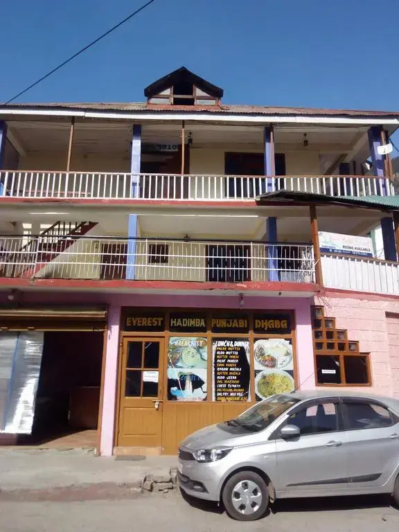 Hotel Everest