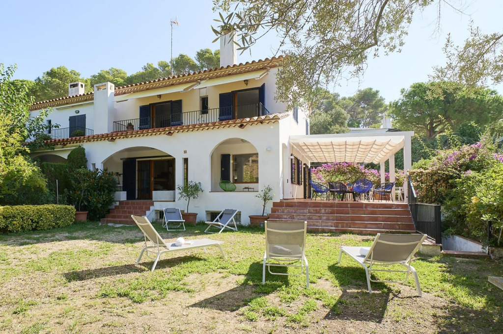 Ronda in Llafranc with 4 bedrooms and 2 bathrooms