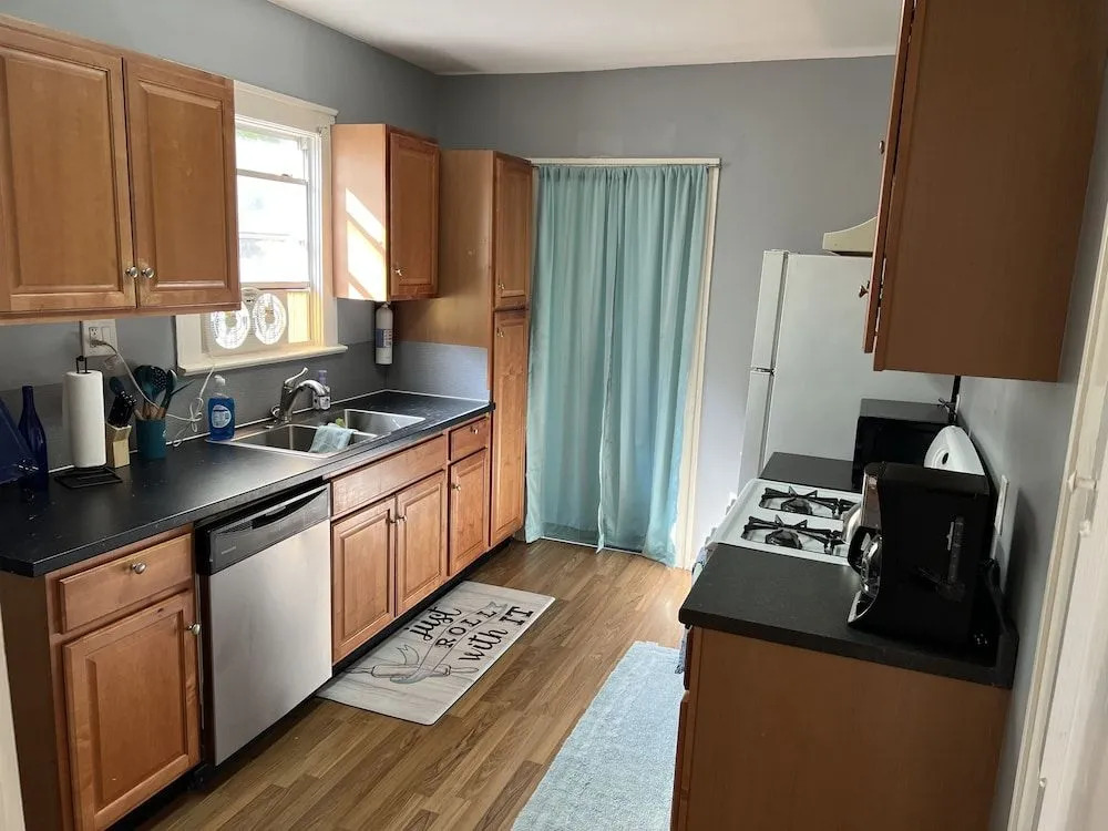 Cozy Downtown 2 Bedroom home