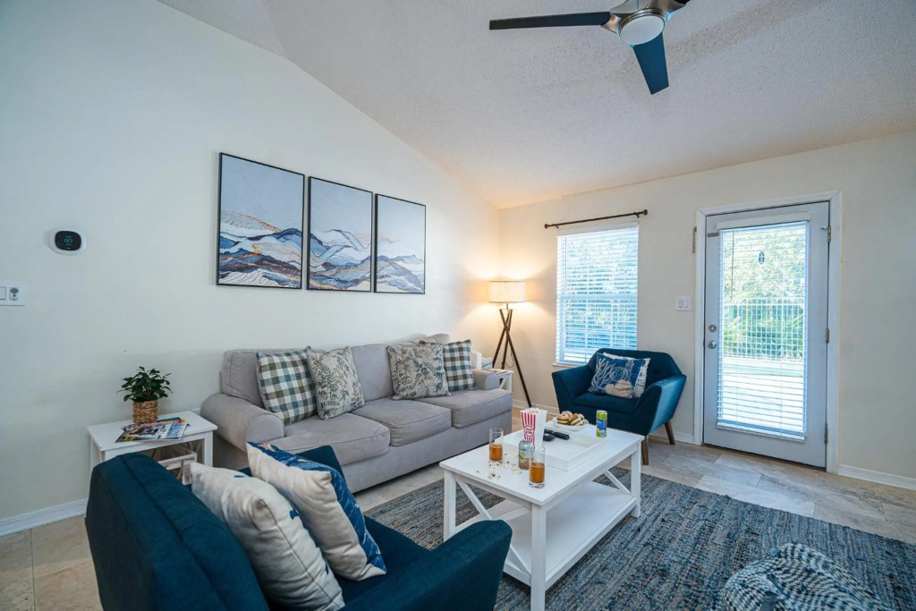 Pet friendly! Modern beach house with private heated pool-7 min walk to private beach access