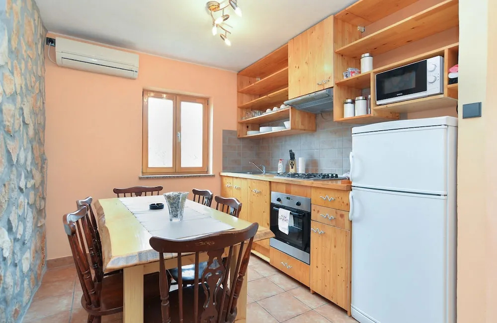 Apartment 1700