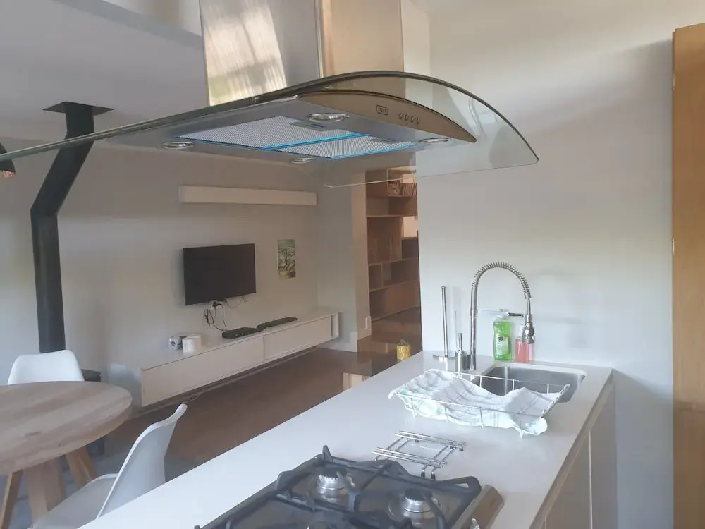 Small Cottage With sep Bedroom, Specious Bathroom, Lounge and Open-plan Kitchen