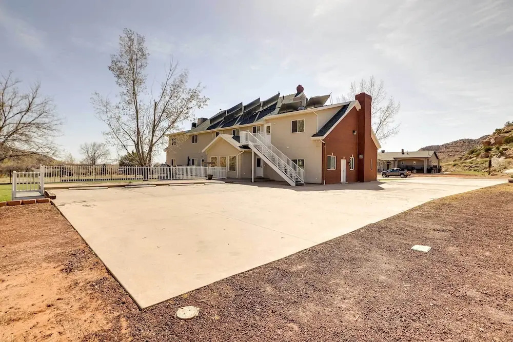 Spacious Hildale House with Large Deck