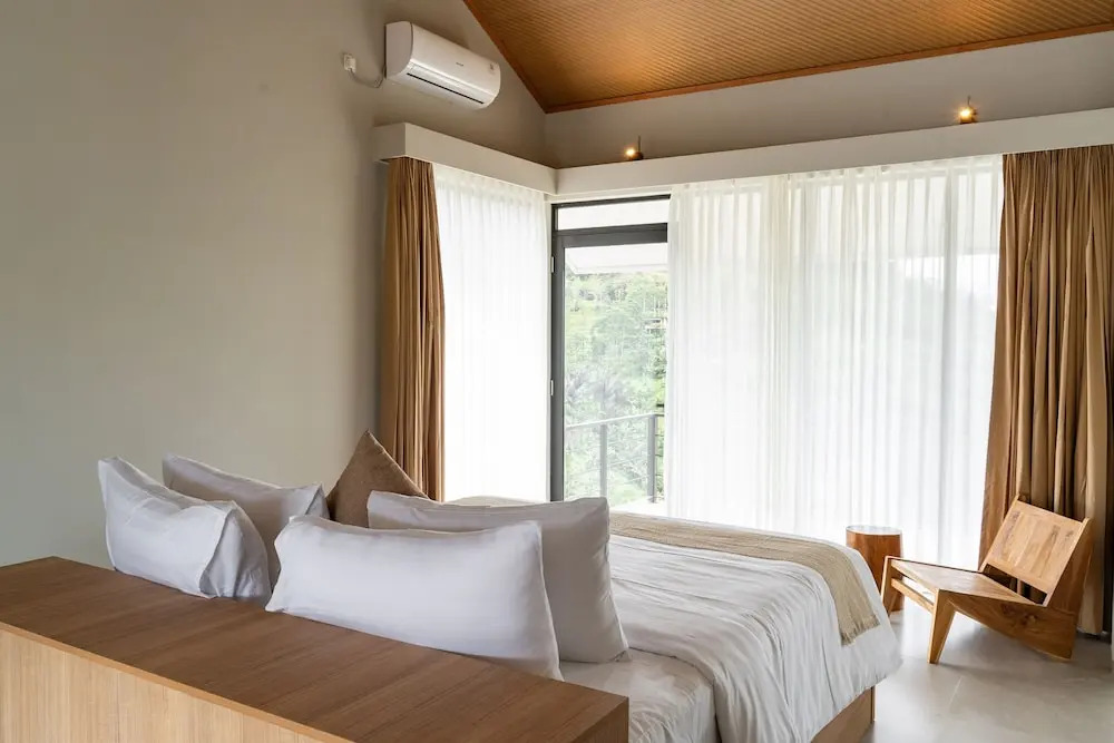 JadenHill CityView 8BR Villa Heated Pool+Movieroom