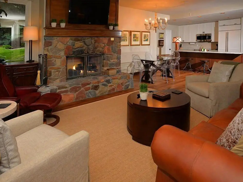 Arrowhead Village Condo - 104 Seasons Lodge