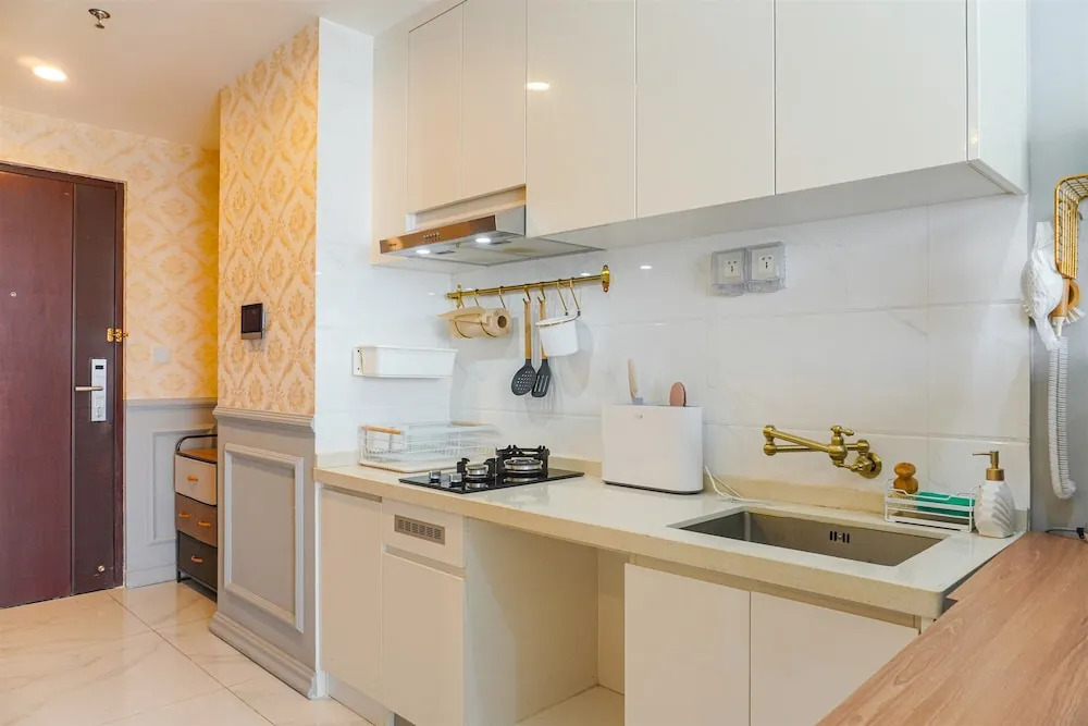 Spacious And Nice 1Br With Extra Room At Sky House Bsd Apartment