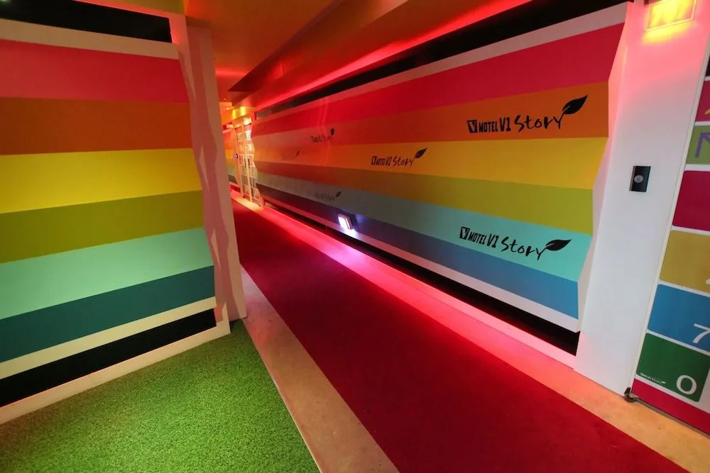 V1 Hotel