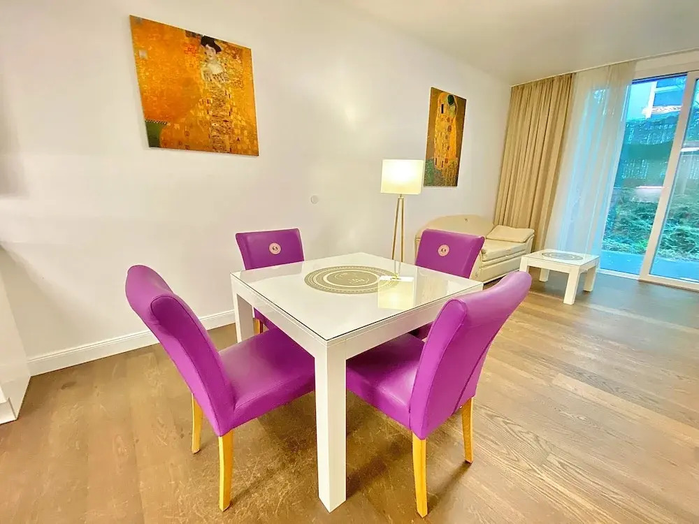 Vienna International Living