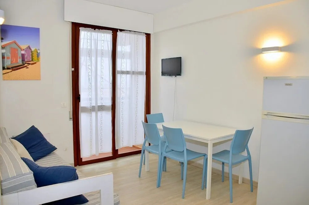Beachfront Two-room Apartment-beahost