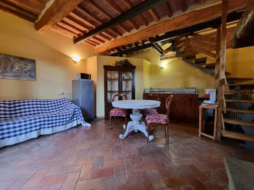 Farmhouse in Tuscany With Pool & Near Montecastello