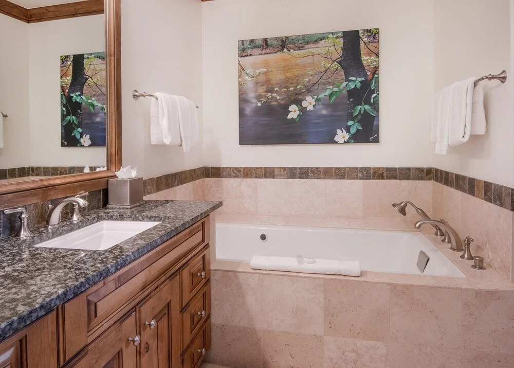 Lionsquare North Tower #402 5 Bedrooms 5.5 Bathrooms Condo