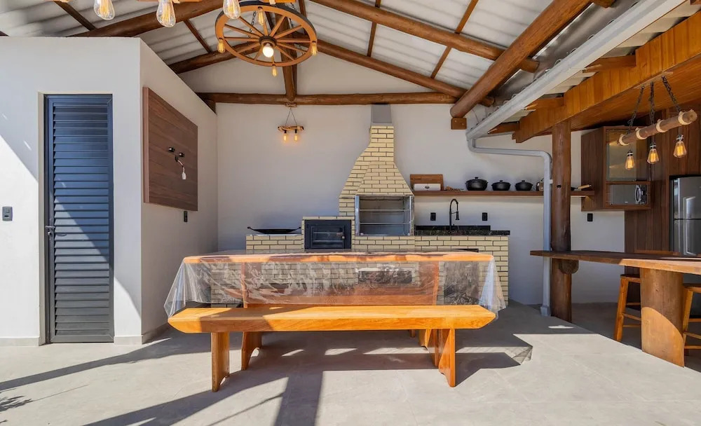 Comfortable and Sophisticated Accommodations Just Minutes From the Beach - VIL
