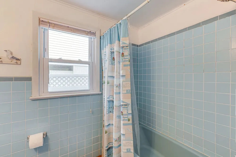 Pet-friendly Long Beach Island Home: Walk to Beach