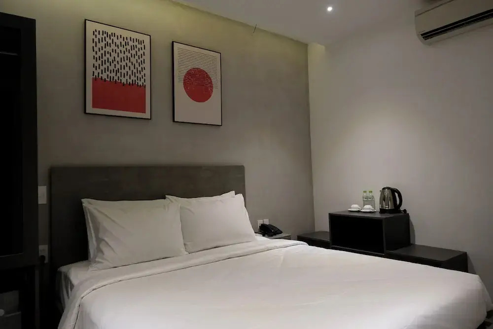 Nicecy Hotel - 218 Le Thanh Ton Street