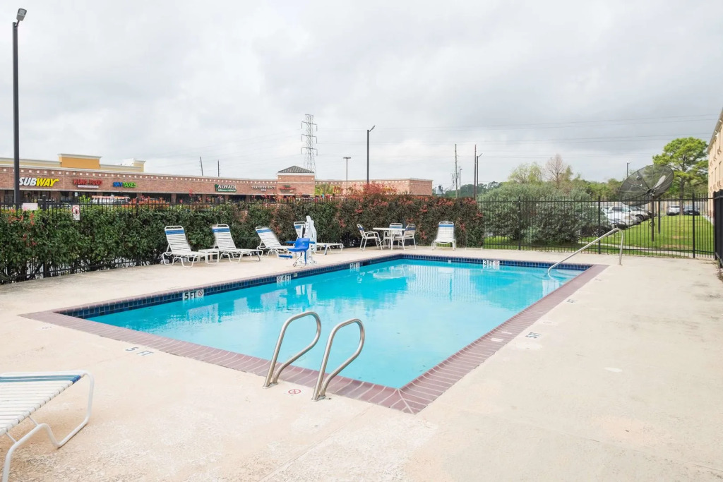 GreenTree Inn - IAH Airport JFK Blvd