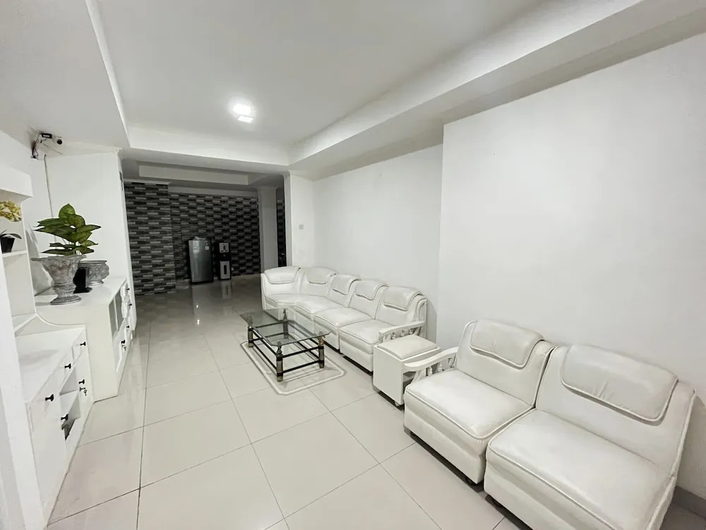 OYO 93721 RuPA Near LRT Velodrome 2 Rawamangun