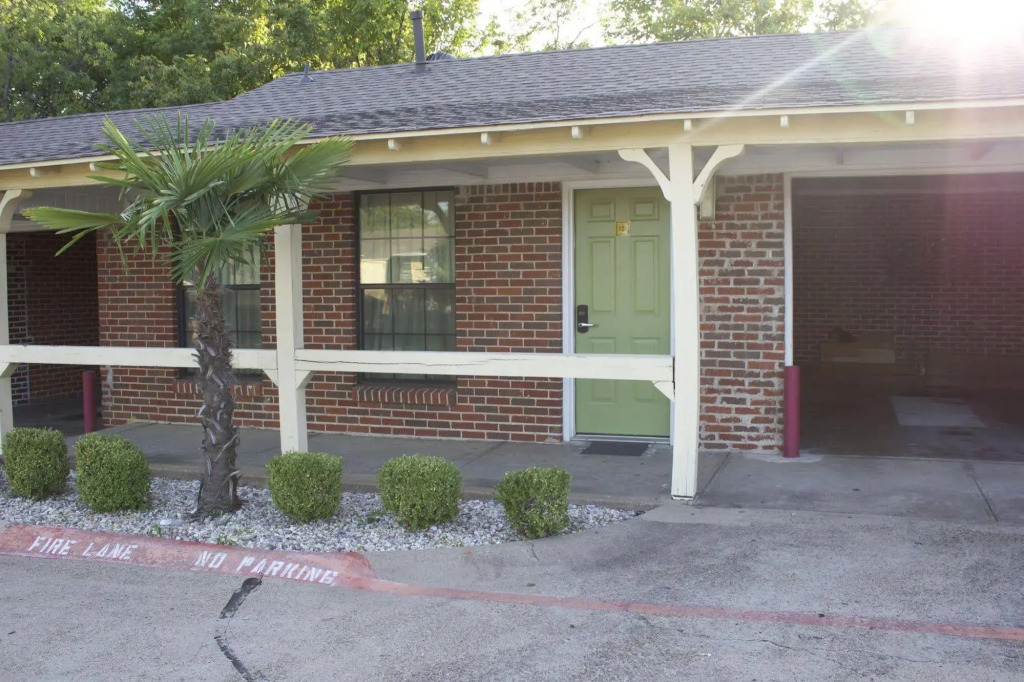 Inn of the Dove Dallas