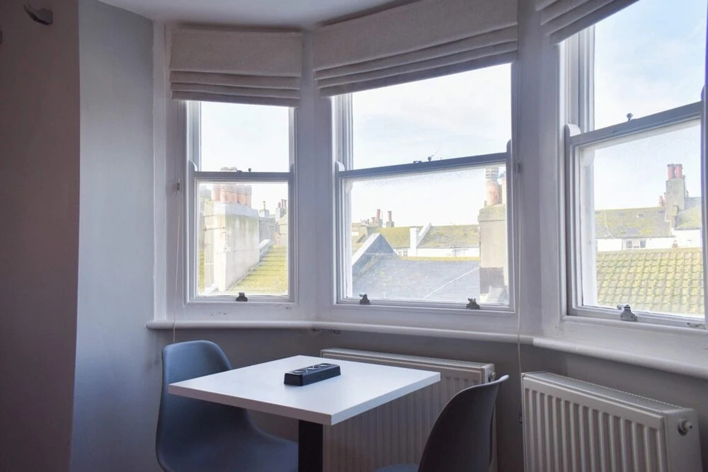 Stylish & Spacious Studio Next to Beach