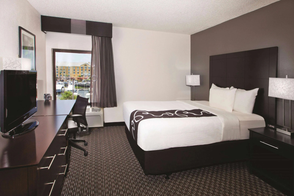 La Quinta Inn & Suites by Wyndham Charleston Riverview