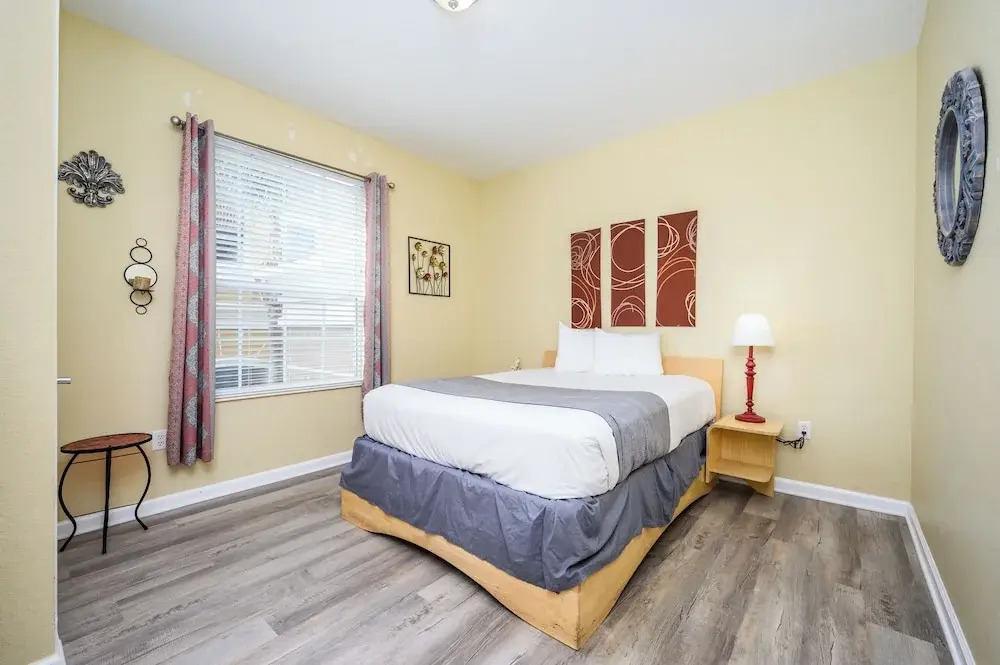 Premium Lake View Condo, Vista Cay - 1005