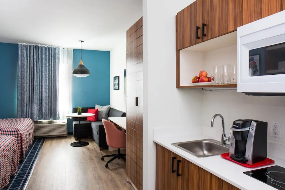 Uptown Suites Extended Stay Austin TX - Downtown