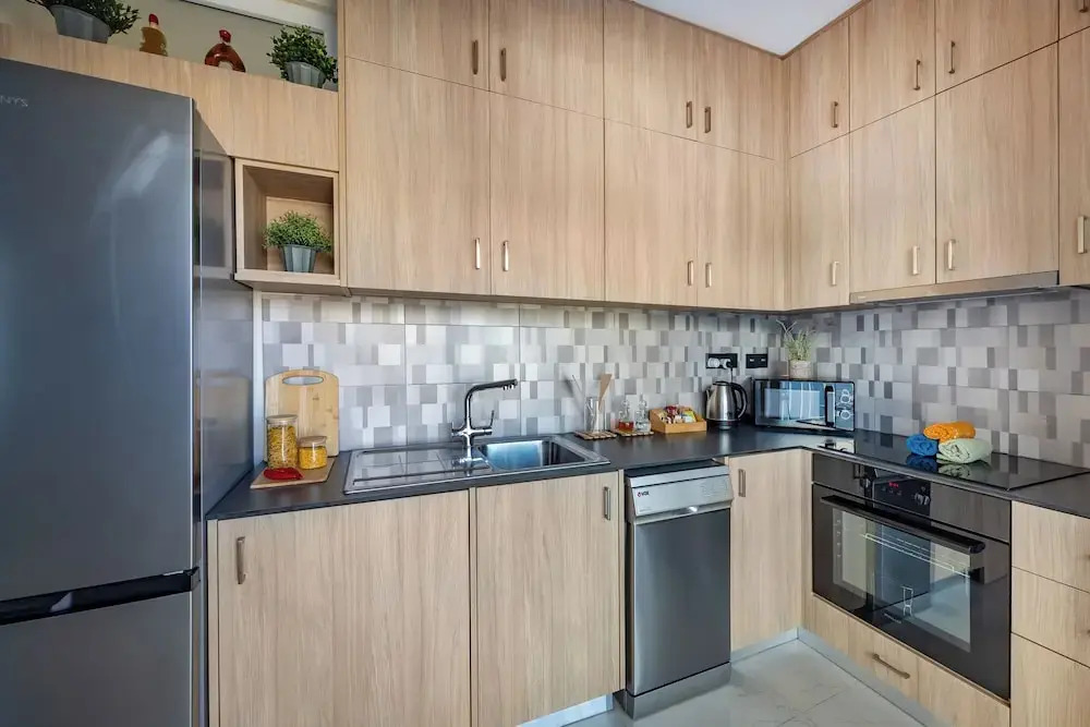 74 Prokymea- Steps From the Sea, Downtown, Balcony