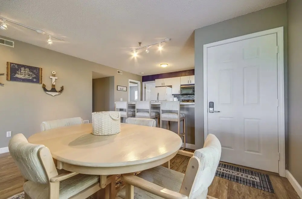 Osage Beach Condo w/ Private Deck & Lake Views!