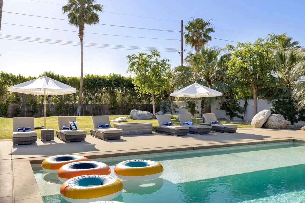 Polo Villa 1 by Avantstay Features Expansive Putting Green Pool Spa Outdoor Firepit 260-322 5 Bedrooms