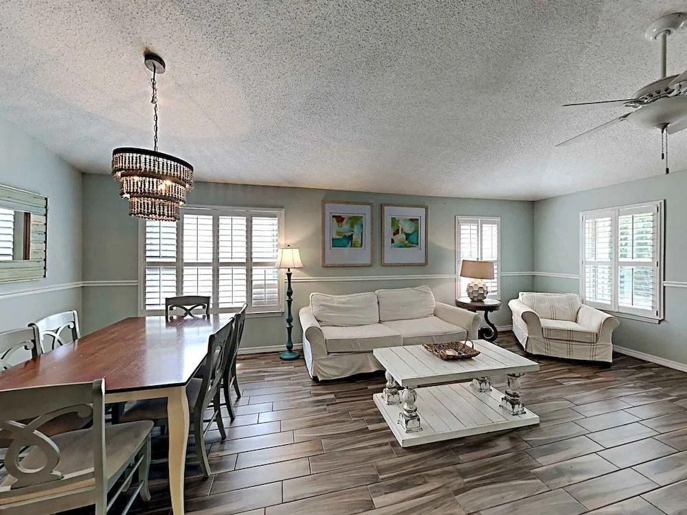 Emerald Port Of Call by Southern Vacation Rentals