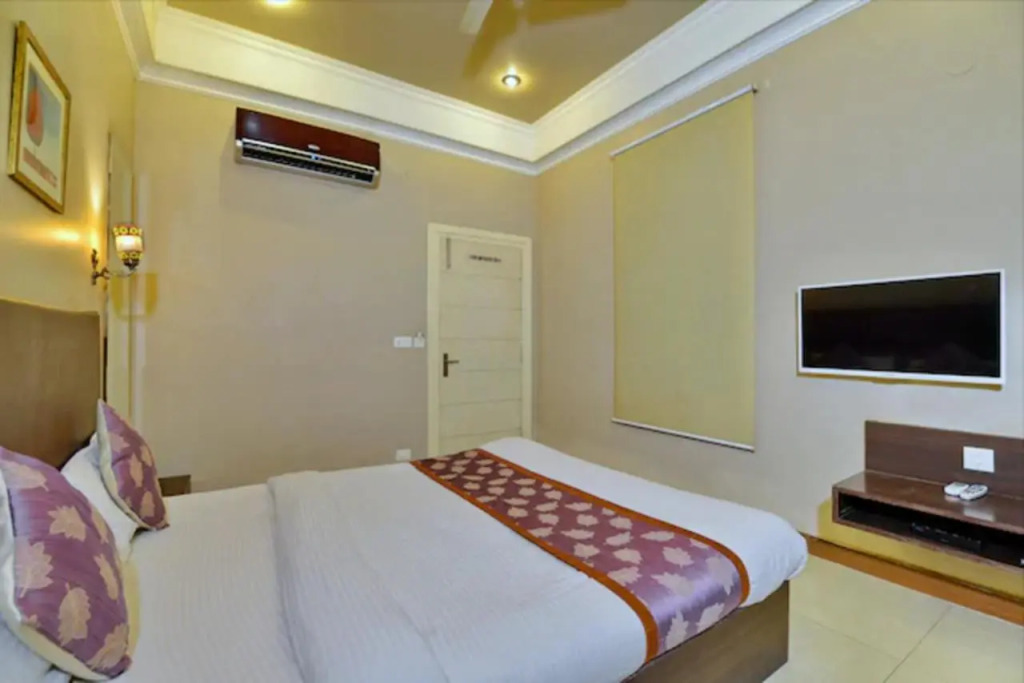 Townhouse Mansarovar Near Metro Station Formerly Dev Villas