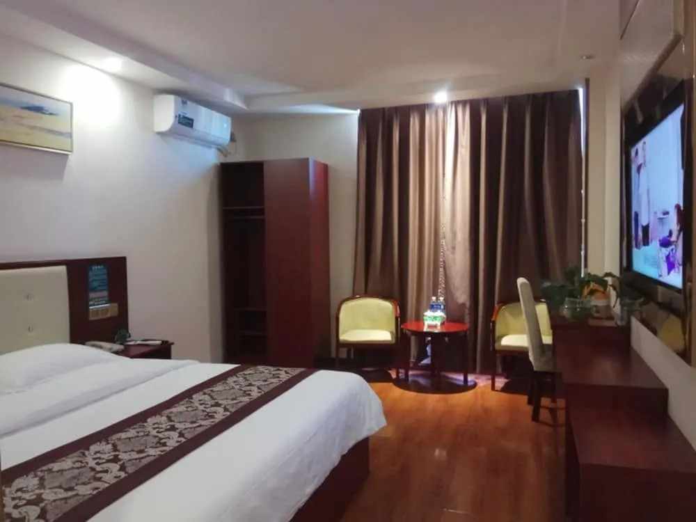 GreenTree Inn Xianning Railway Station Hotel