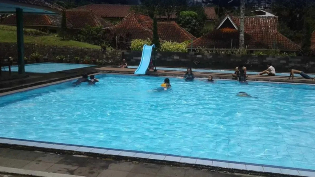 Puncak Camp Hills