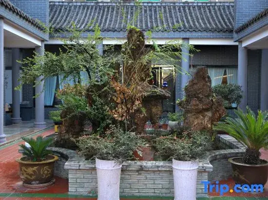 qingzhuyuexianghotel(Xi'anSouthChang'anStreet,AerospaceCity SubwayStation Store)