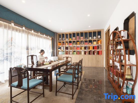 H Hotel (Zuoquan Binhe Road)