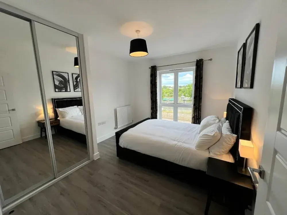 Modern 2 Bedroom Apartment