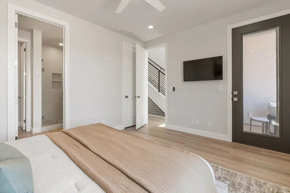 The Crash Pad 5 Bedroom Townhouse