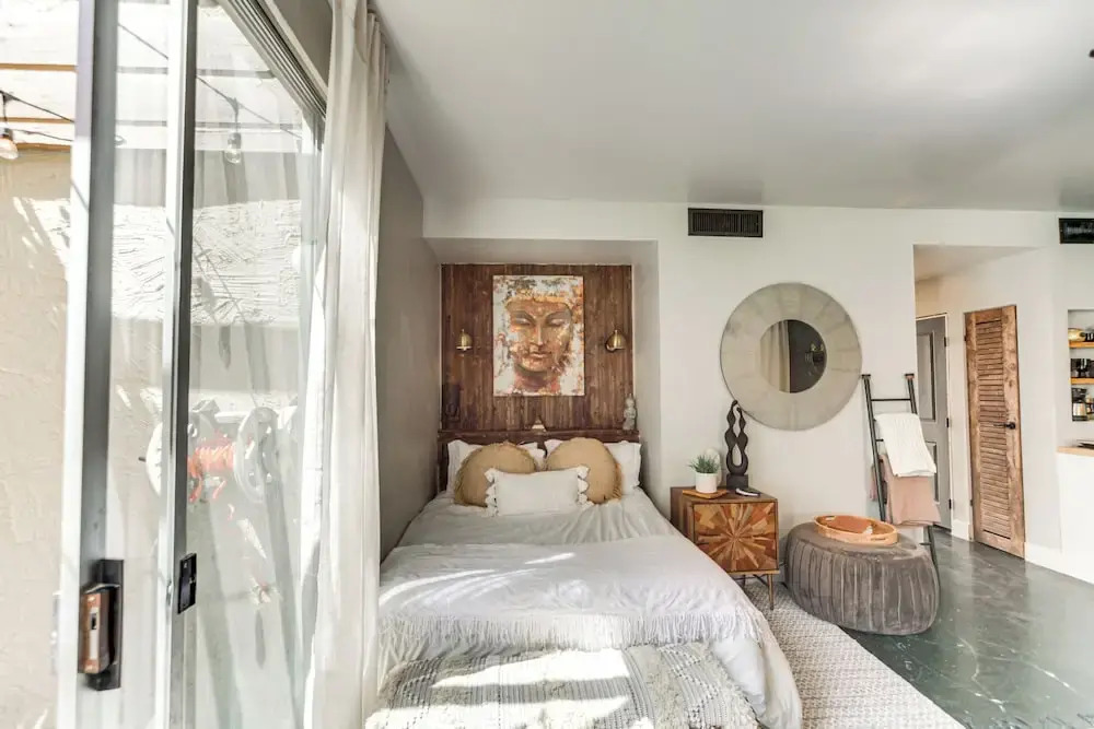 Near Golf: Indian Wells Studio w/ Pool Access