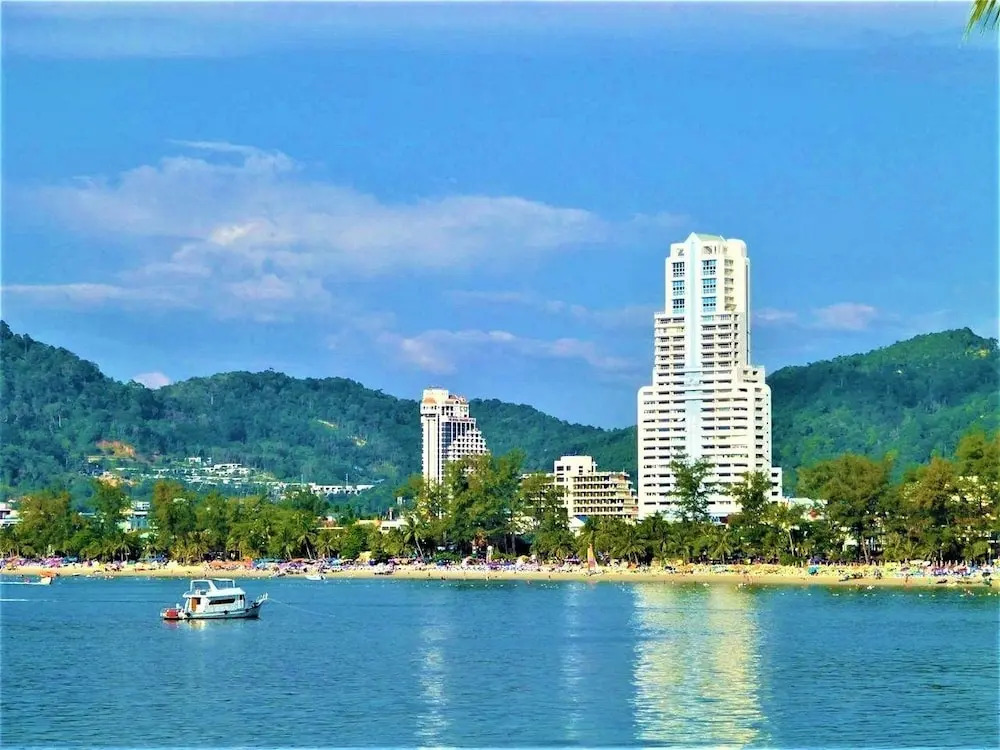 Patong Tower 1.1 Patong Beach by PHR