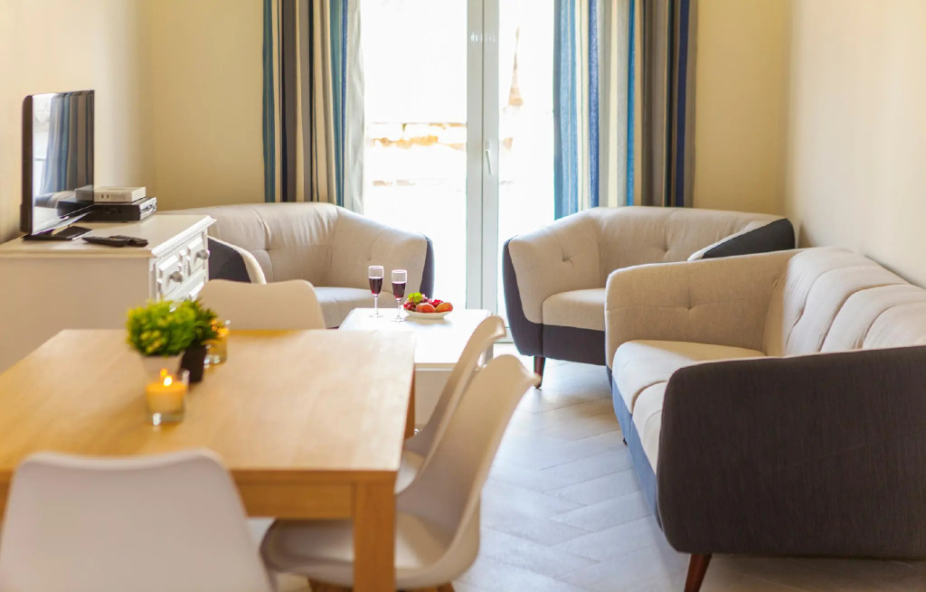 C10 - Lagos Center Apartment