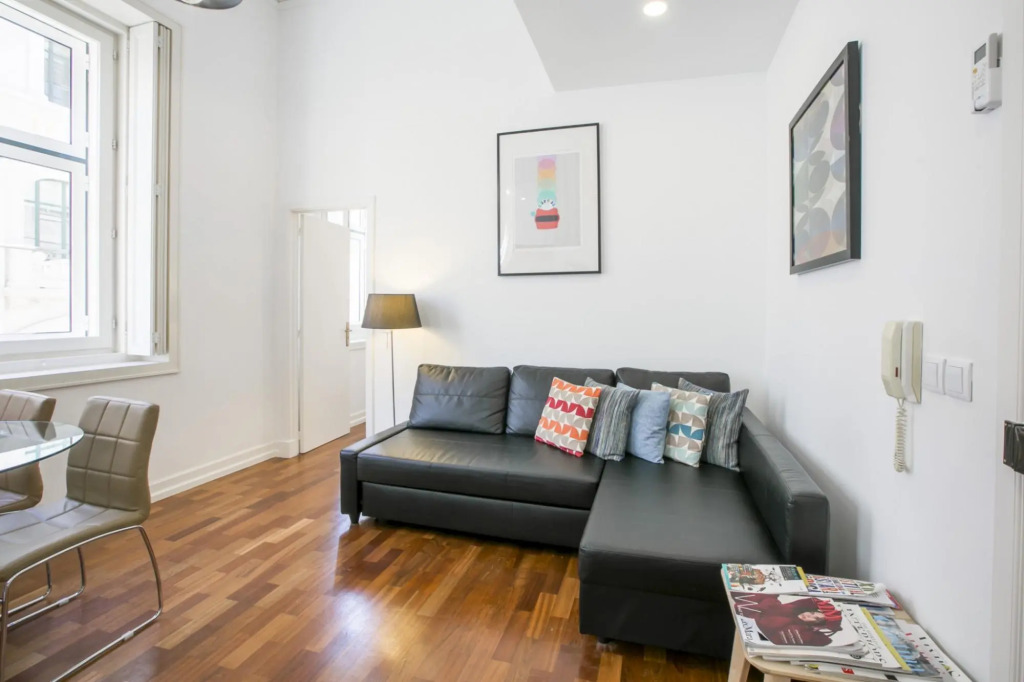 LV Premier Chiado CH6 AC, elevator, central, new