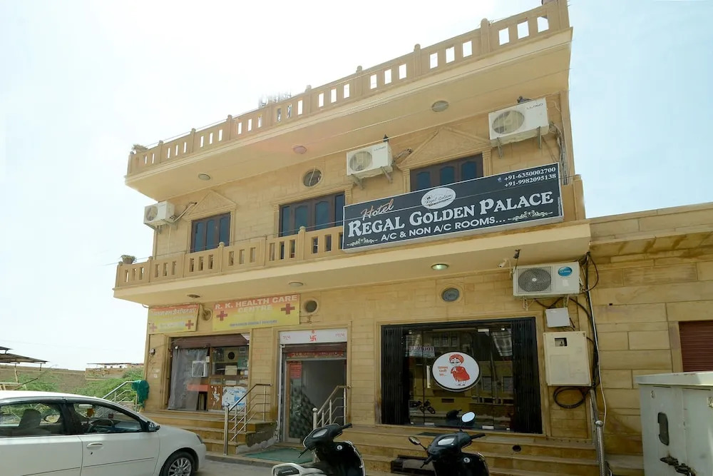 OYO 18506 Regal Golden Palace