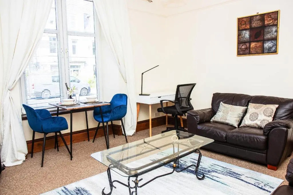 The SUMMIT Apartment - Cozy Aberdeen Westend flat - Perfect for Short or Long stay - 1 bedroom
