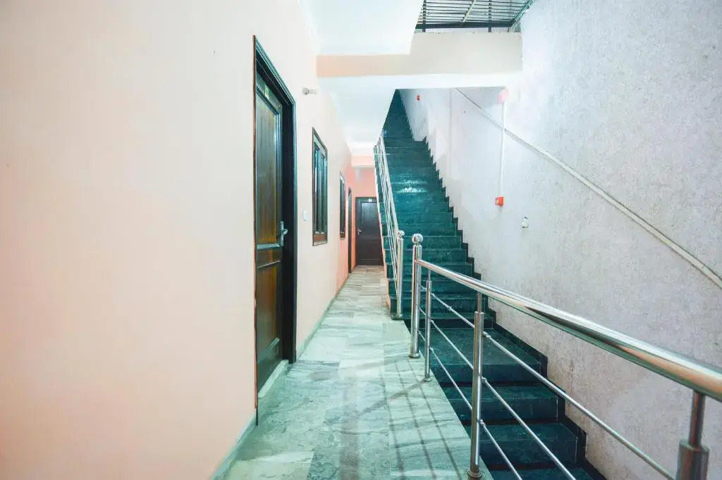 Hotel Kulwants by OYO Rooms