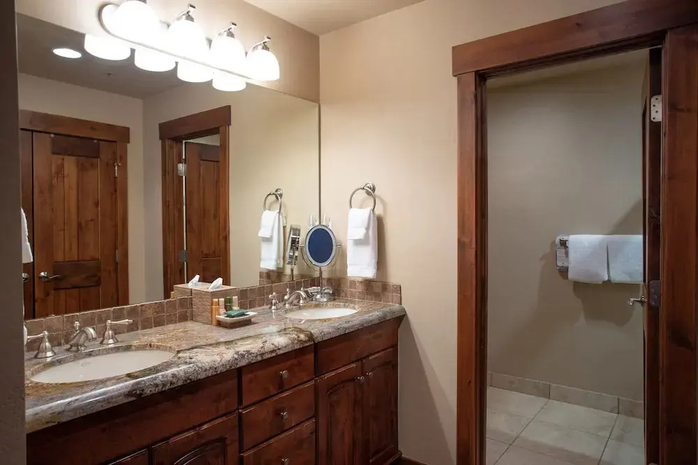Queen Esther at Deer Valley Resort - Three Bedroom Condo with Hot Tub #2358 3 Condo