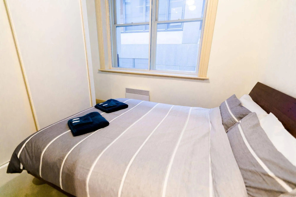 Flinders Lane Superior Studio Apartment