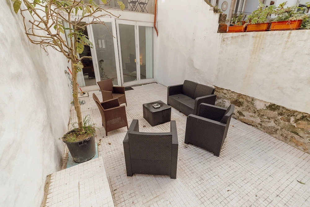 Urban Refuge 4BD by Vacationy