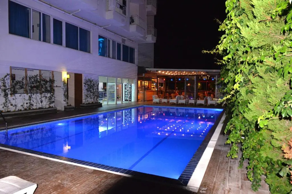 Kristal Beach Hotel