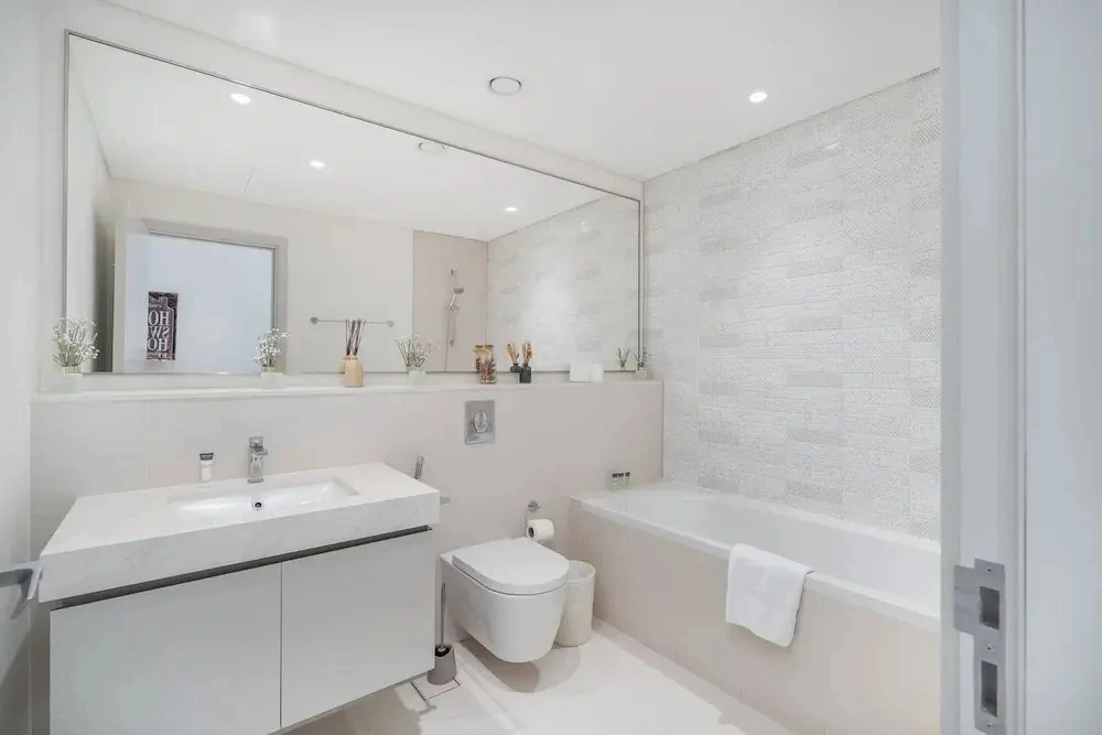 Mesmerizing 2BR in Emaar Beachfront With Sea Views