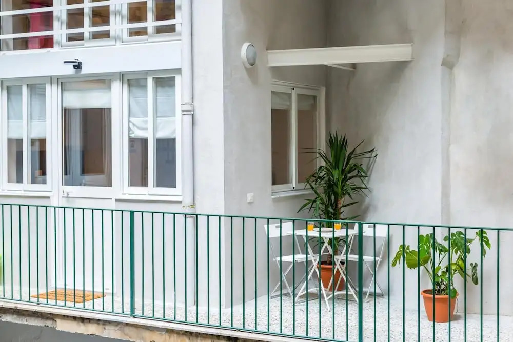 White&Blue Apartment at Sanità  by Wonderful Italy