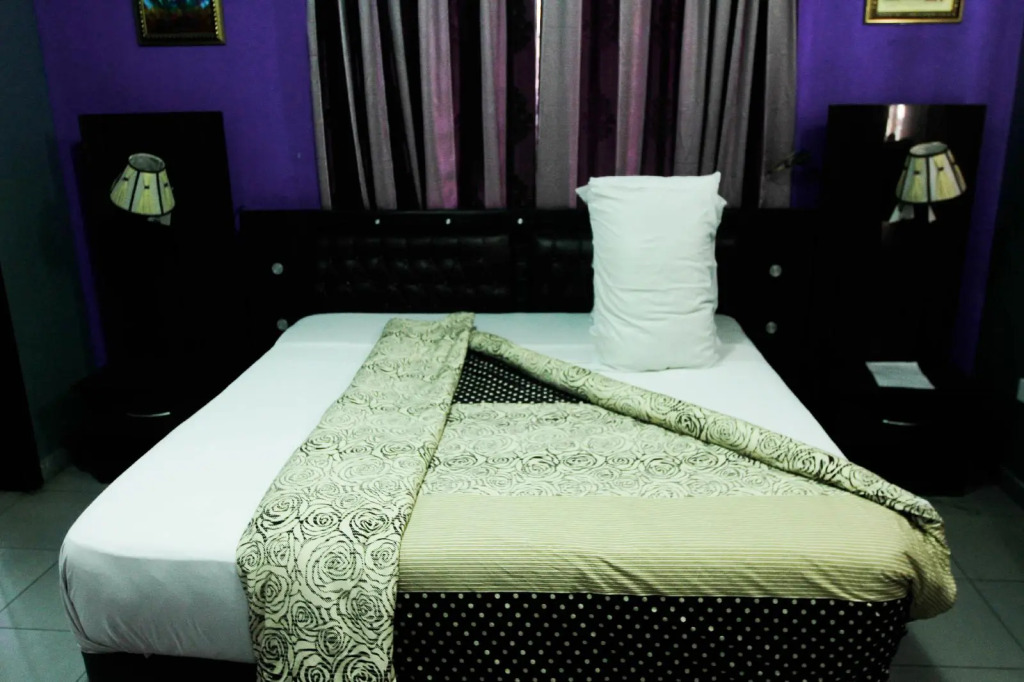 Crownedge Hotels